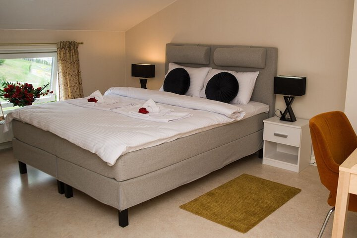 Room 17 of 27
