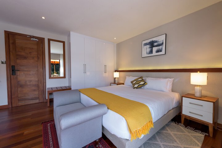Room 9 of 36
