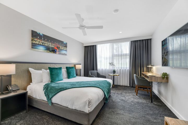 Room 16 of 108