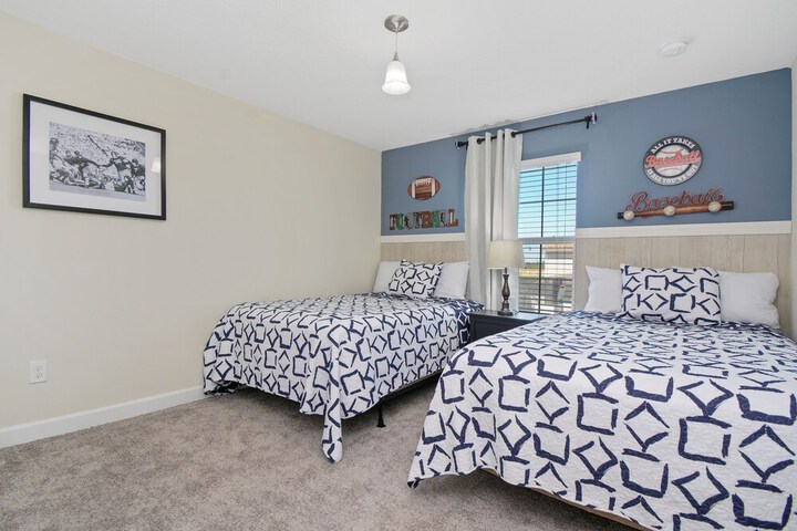 Room 8 of 27