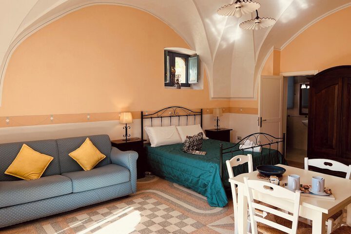 Room 8 of 190