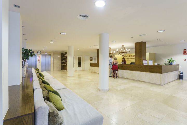 Entrance & Lobby