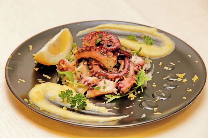 Dining 94 of 146