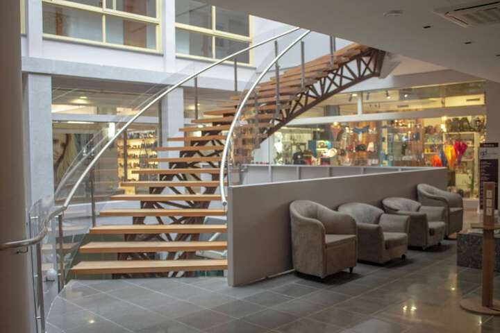 Entrance & Lobby