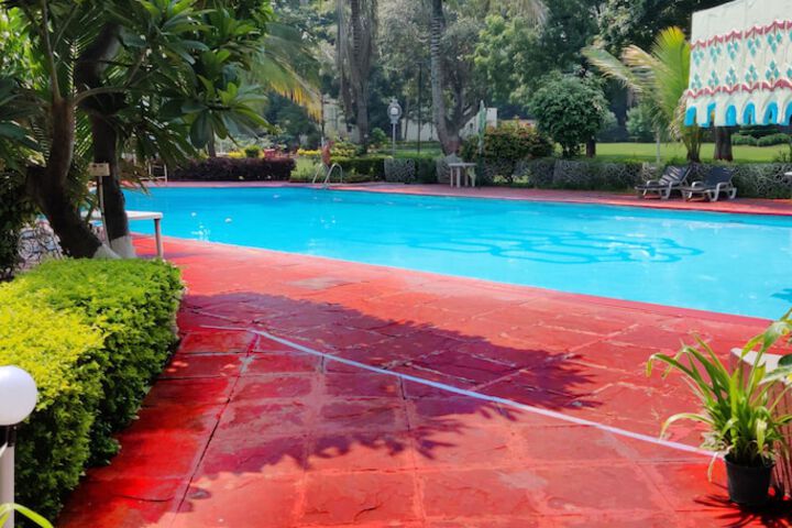 Pool 46 of 112