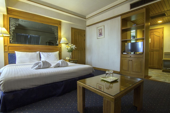 Room 35 of 90