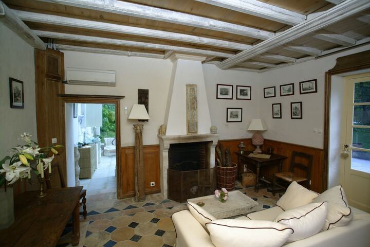Room 16 of 47