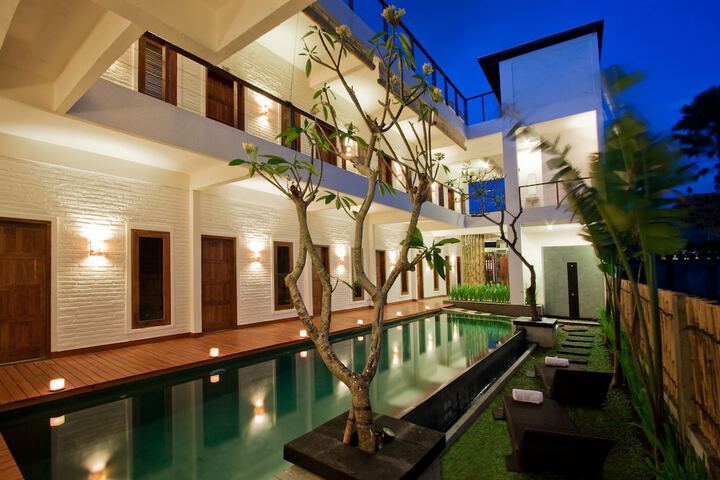 Pool Hotel