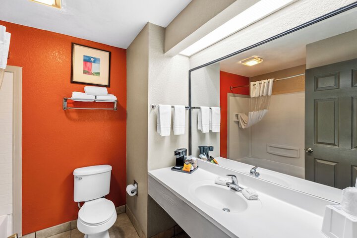 Room 35 of 46