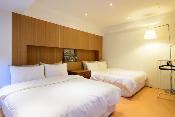 Room 8 of 32
