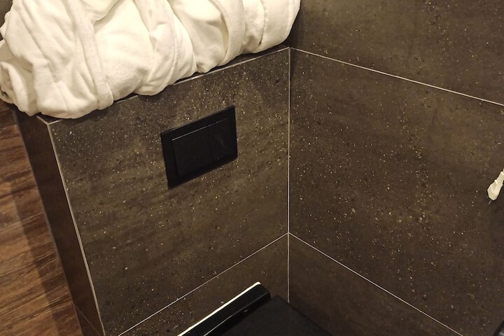 Room 69 of 80