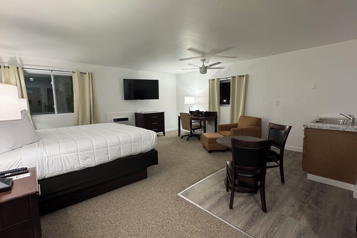 Room 9 of 39
