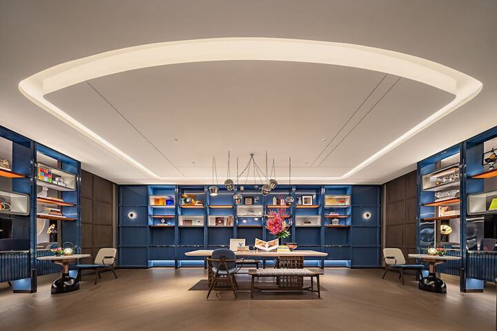Hotel Lobby