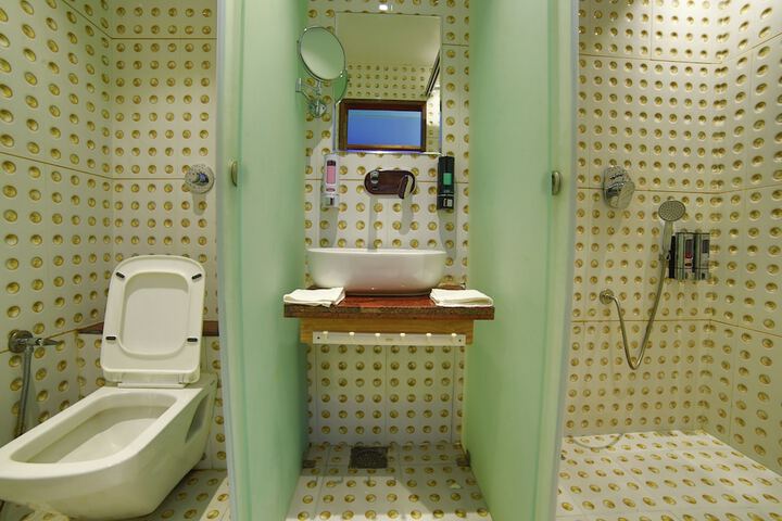 Room 15 of 26