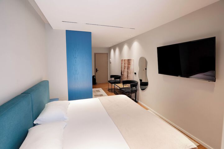 Room 21 of 132