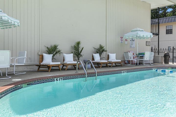 Pool 101 of 115