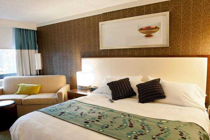 2 Queen Beds (3 of 10)