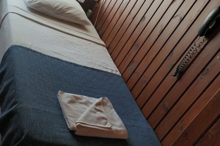 Room 15 of 39