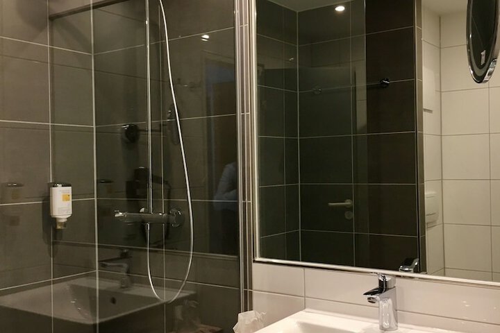 Room 27 of 54