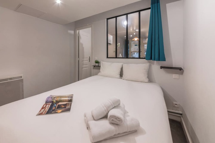 Room 28 of 60