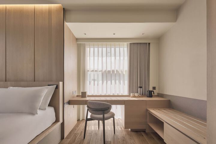 Room 19 of 62