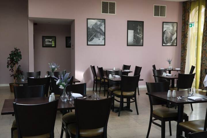 Dining 48 of 76