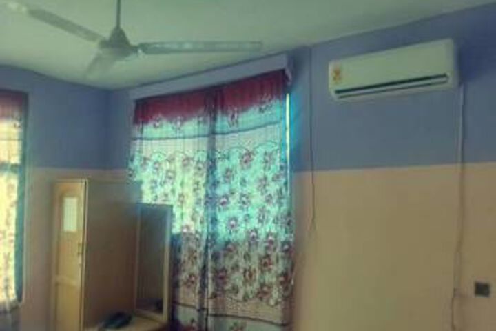 Room 12 of 13