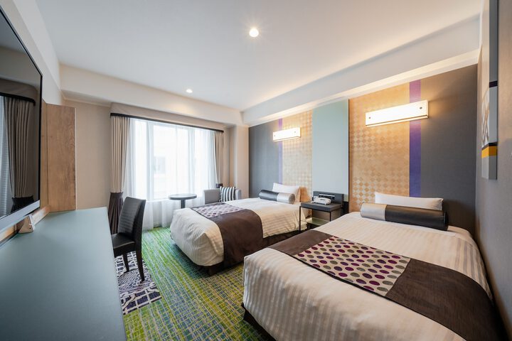 Room 27 of 117