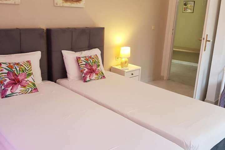 Room 14 of 65
