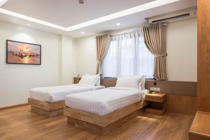 Room 8 of 40