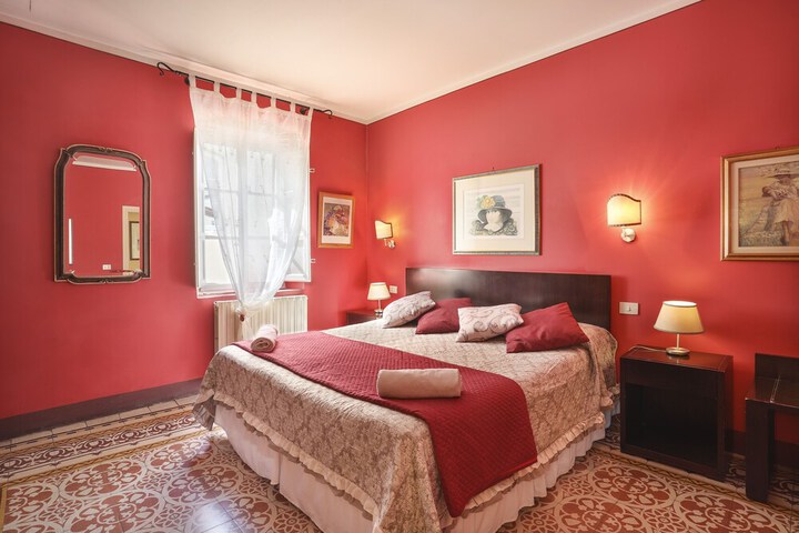 Room 21 of 36