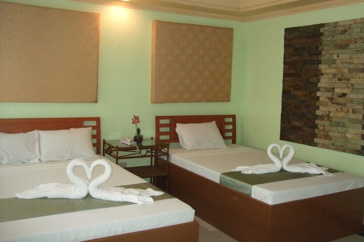 Room 9 of 36