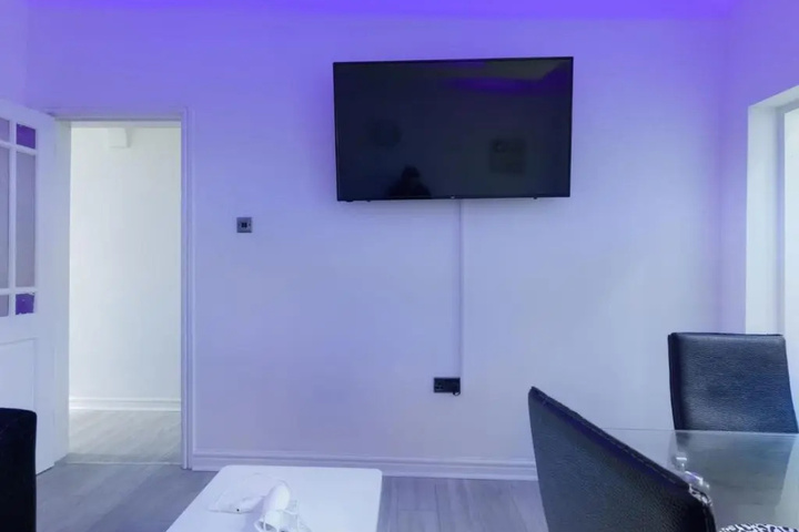 Room 2 of 23