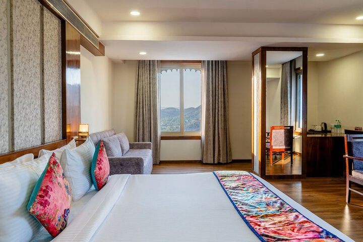 Room 20 of 76