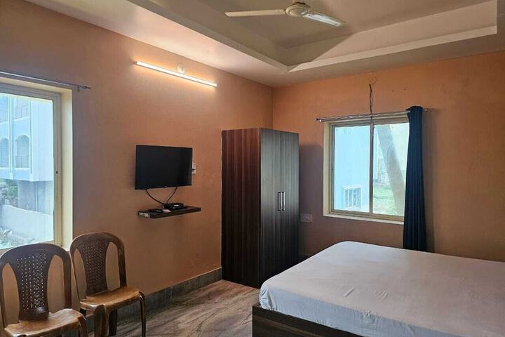 Room 13 of 40