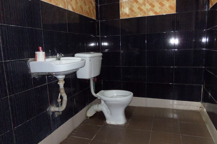 Room 5 of 12