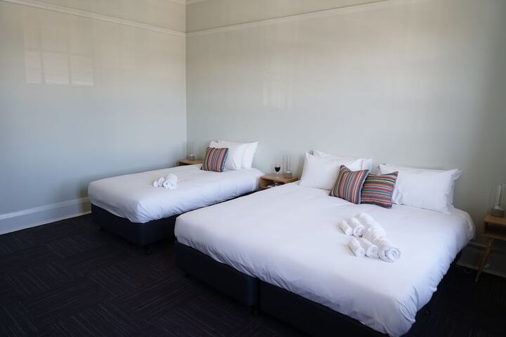 Room 8 of 43