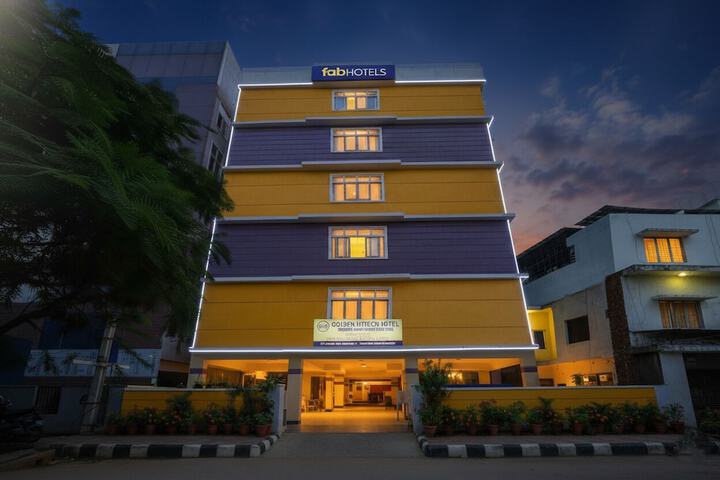 Fabhotel Golden Hitech