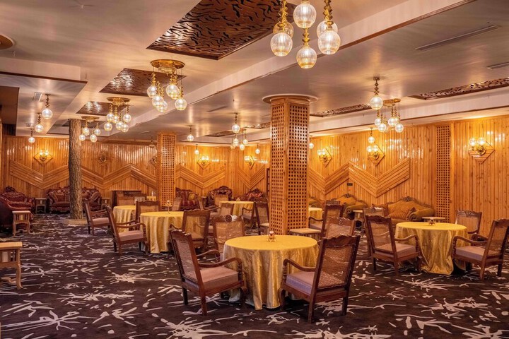 Ballroom/Hall 41 of 60