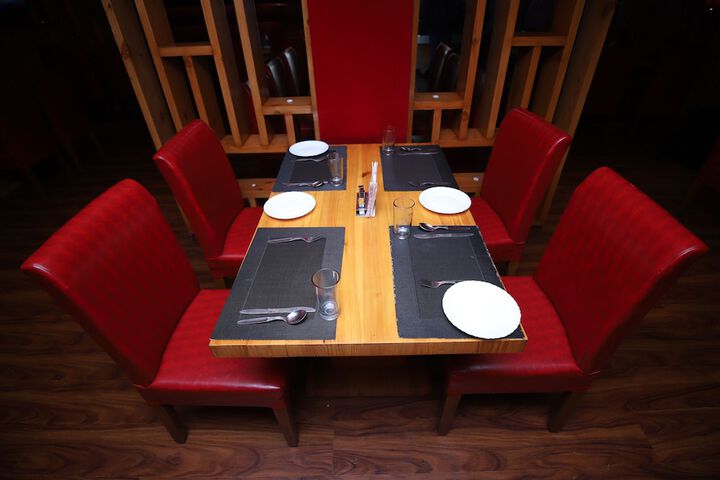 Dining 28 of 46