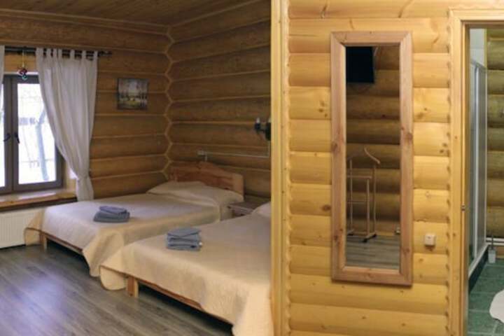 Room 2 of 106
