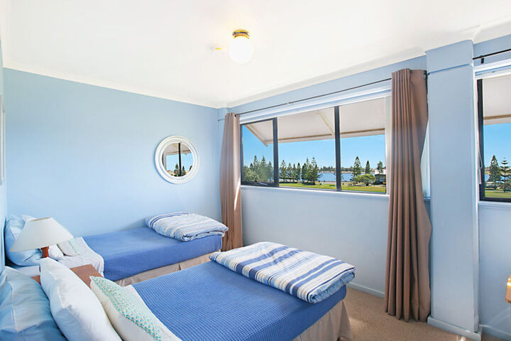 Room 2 of 17
