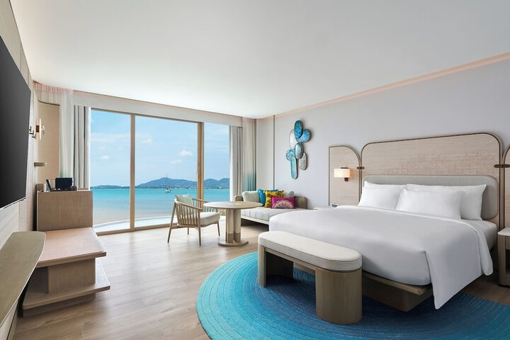 Room 52 of 210