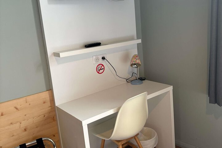 Room 26 of 65