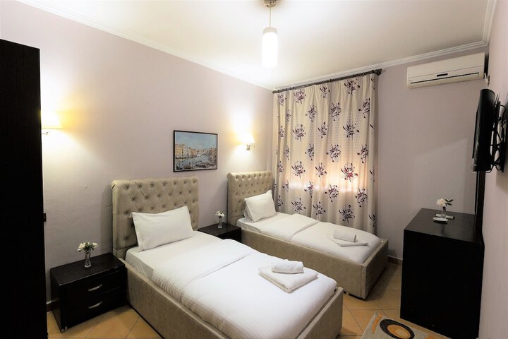 Room 13 of 41