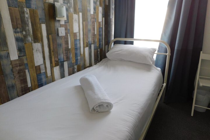 Room 2 of 48