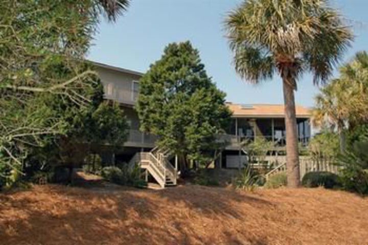 Image of 151 Easy Breezy 4 Br Home by RedAwning