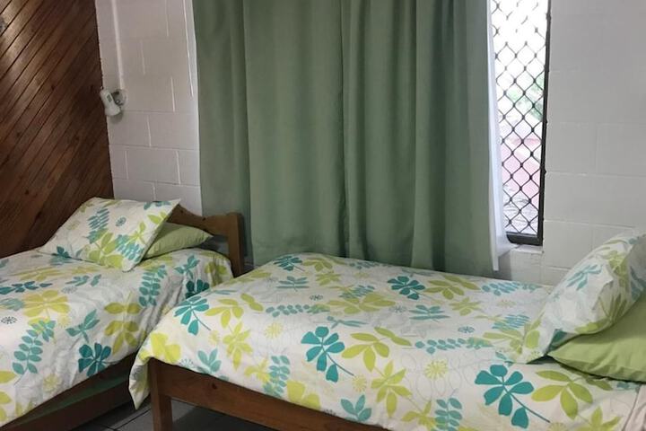 Room 9 of 33