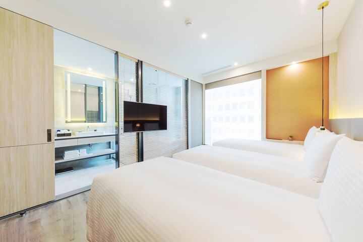 Room 5 of 46