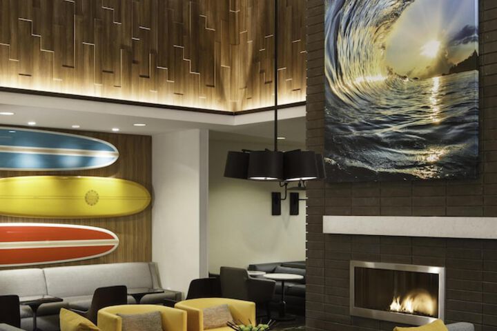 Entrance & Lobby